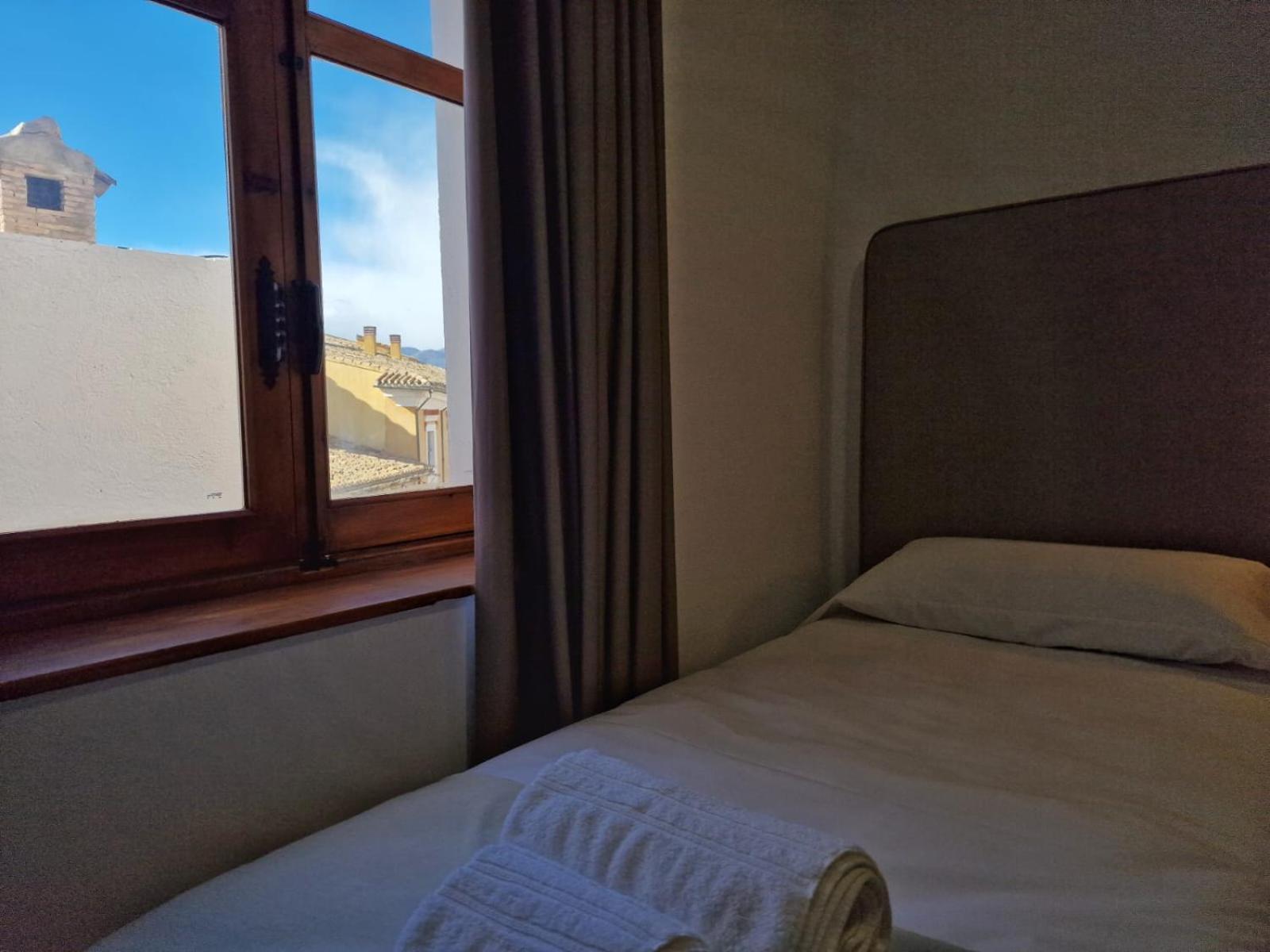 Hostal Hs Cehegin Bagian luar foto