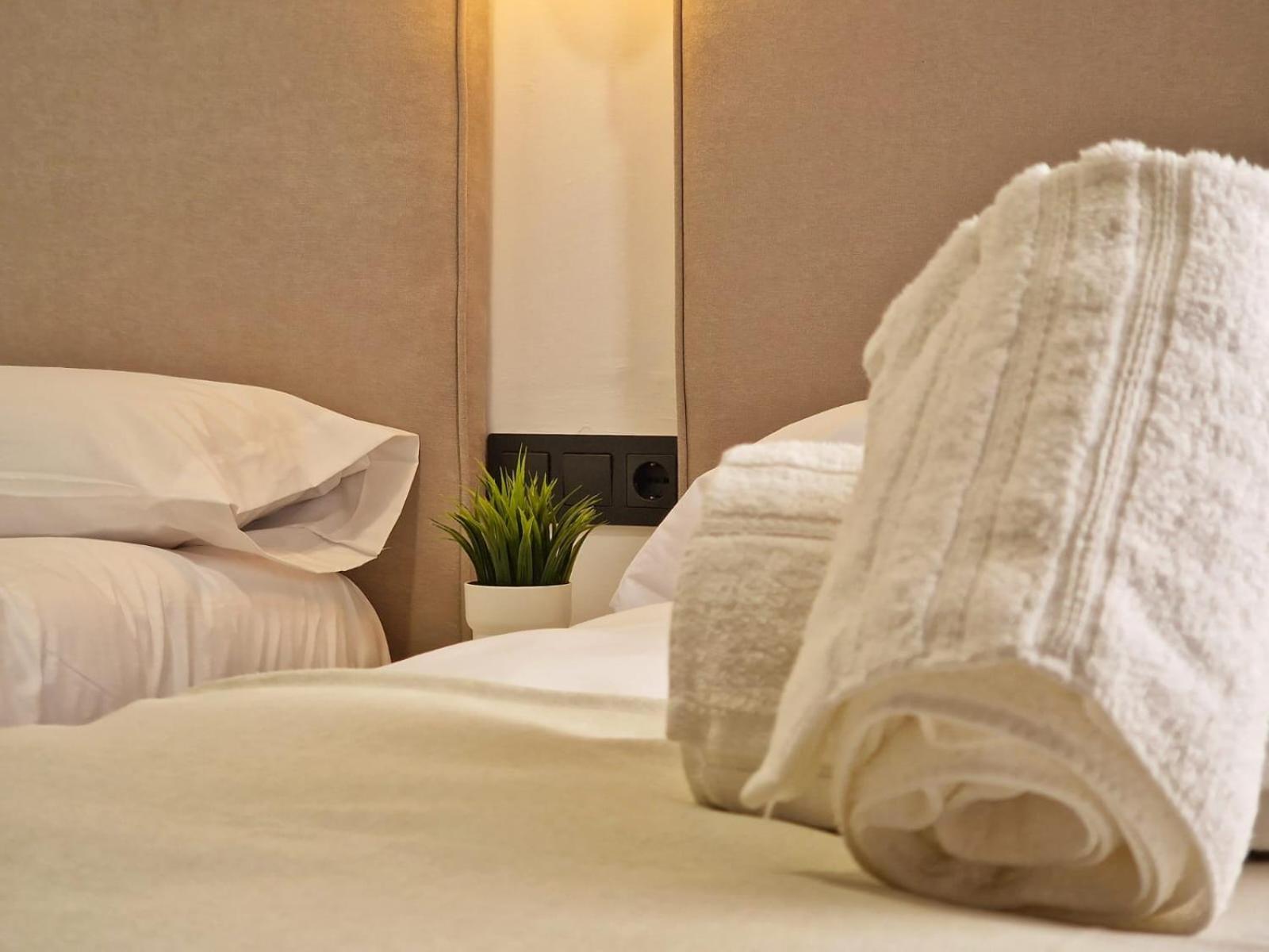 Hostal Hs Cehegin Bagian luar foto