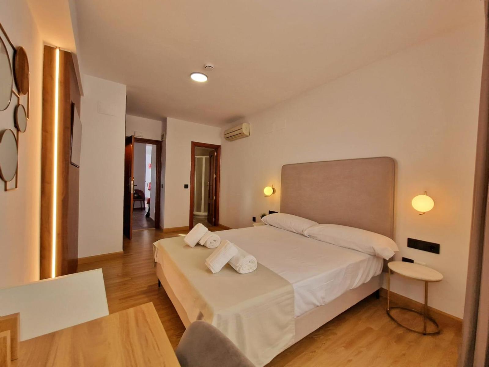 Hostal Hs Cehegin Bagian luar foto