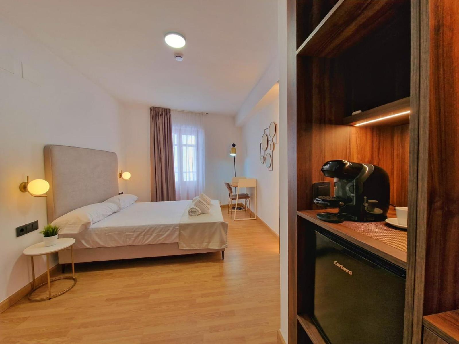 Hostal Hs Cehegin Bagian luar foto