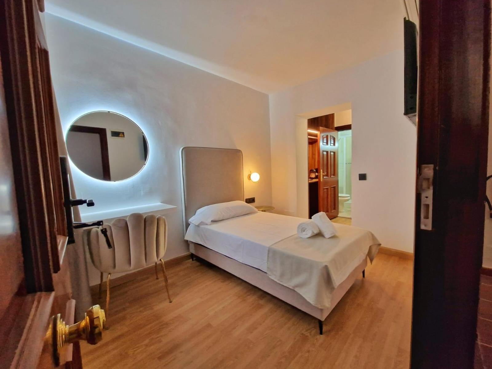 Hostal Hs Cehegin Bagian luar foto